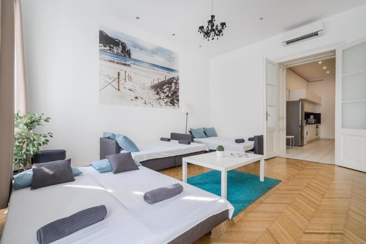 Real Apartments Vadasz Budapest Exterior photo
